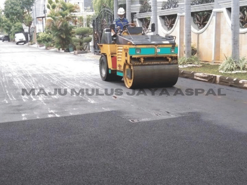 perbaikan tambal sulam jalan raya Jawa Barat